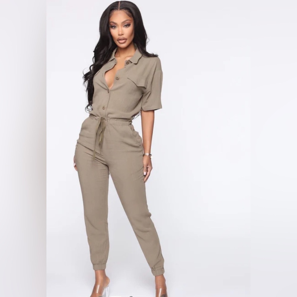 NWT Fashion Nova “Surviving Summer” Jumpsuit